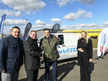 Elektryczne Vito w służbie na lotnisku